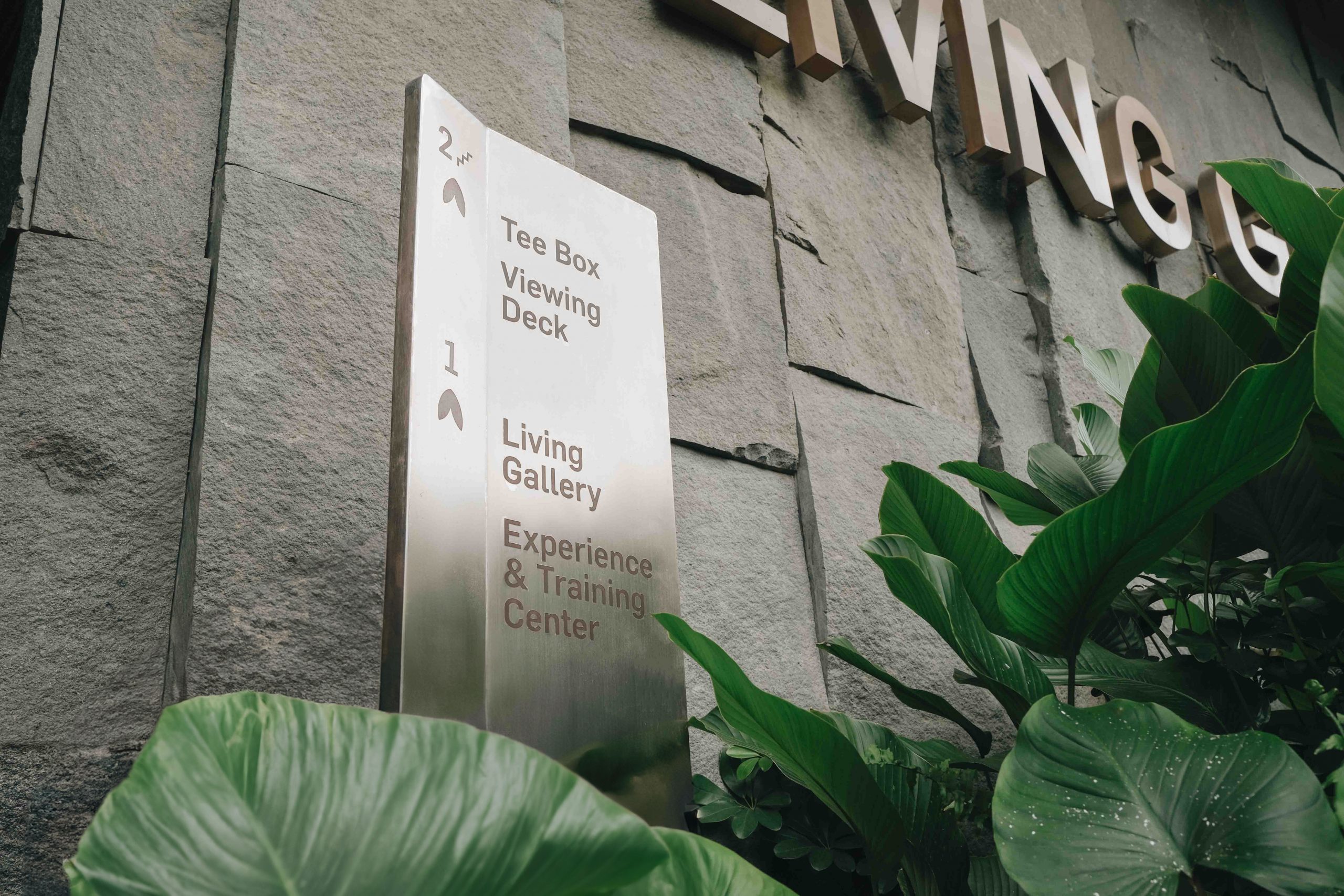 How Signage Elevates the Customer Experience